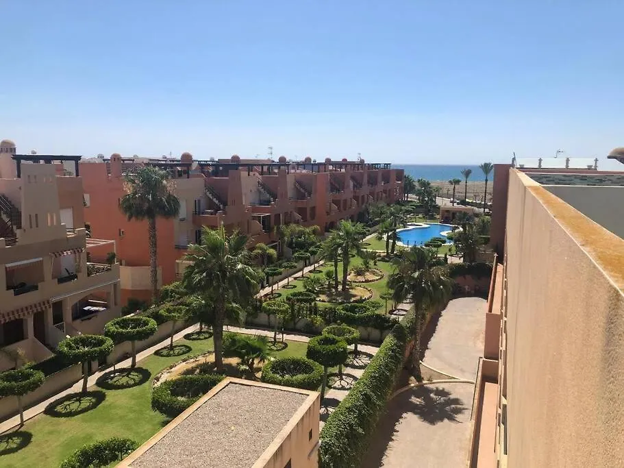 Bajo Con Jardin A Pie De Playa Y Piscina Comunitaria Con Jacuzzi Daire Playas de Vera 0*,  İspanya