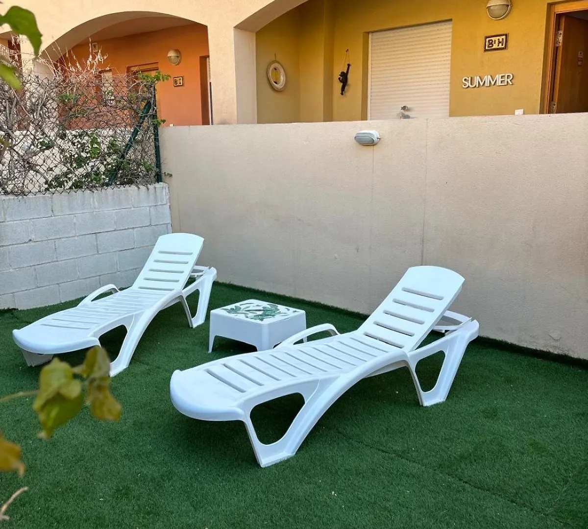 Bajo Con Jardin A Pie De Playa Y Piscina Comunitaria Con Jacuzzi Daire Playas de Vera
