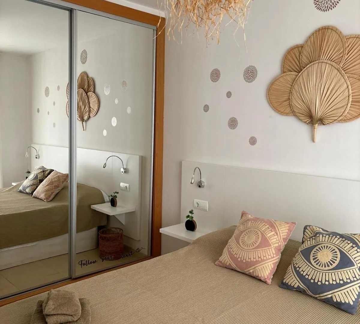 Bajo Con Jardin A Pie De Playa Y Piscina Comunitaria Con Jacuzzi Daire Playas de Vera 0*,  İspanya