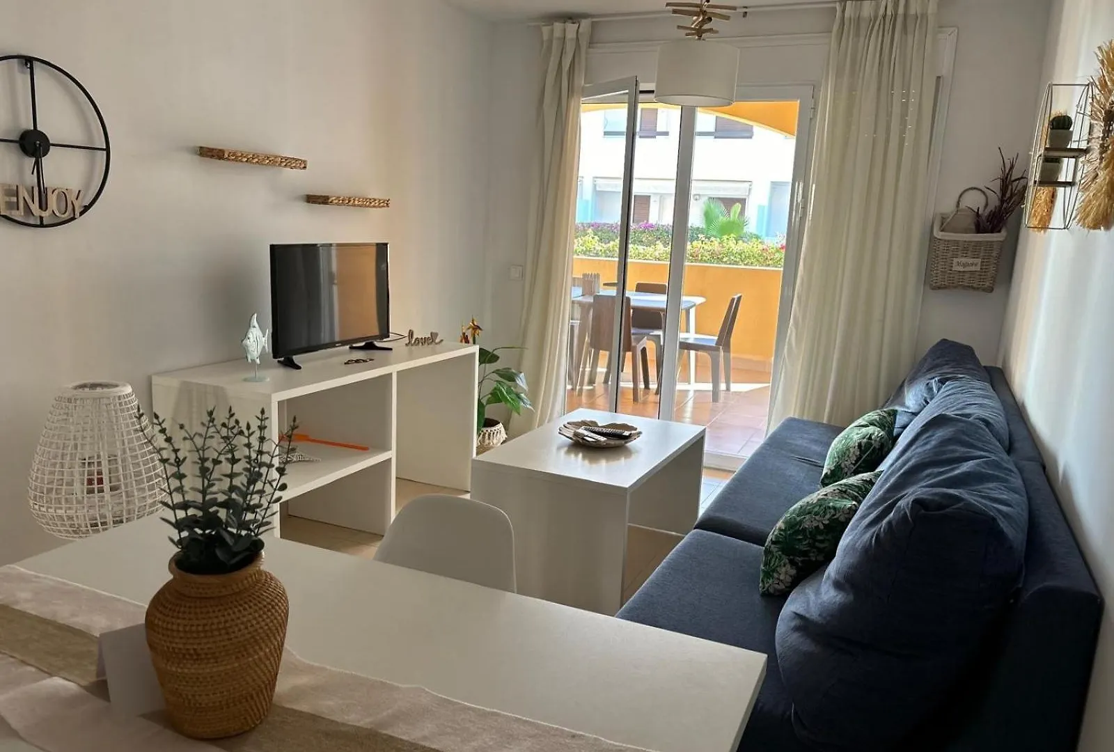 Bajo Con Jardin A Pie De Playa Y Piscina Comunitaria Con Jacuzzi Daire Playas de Vera