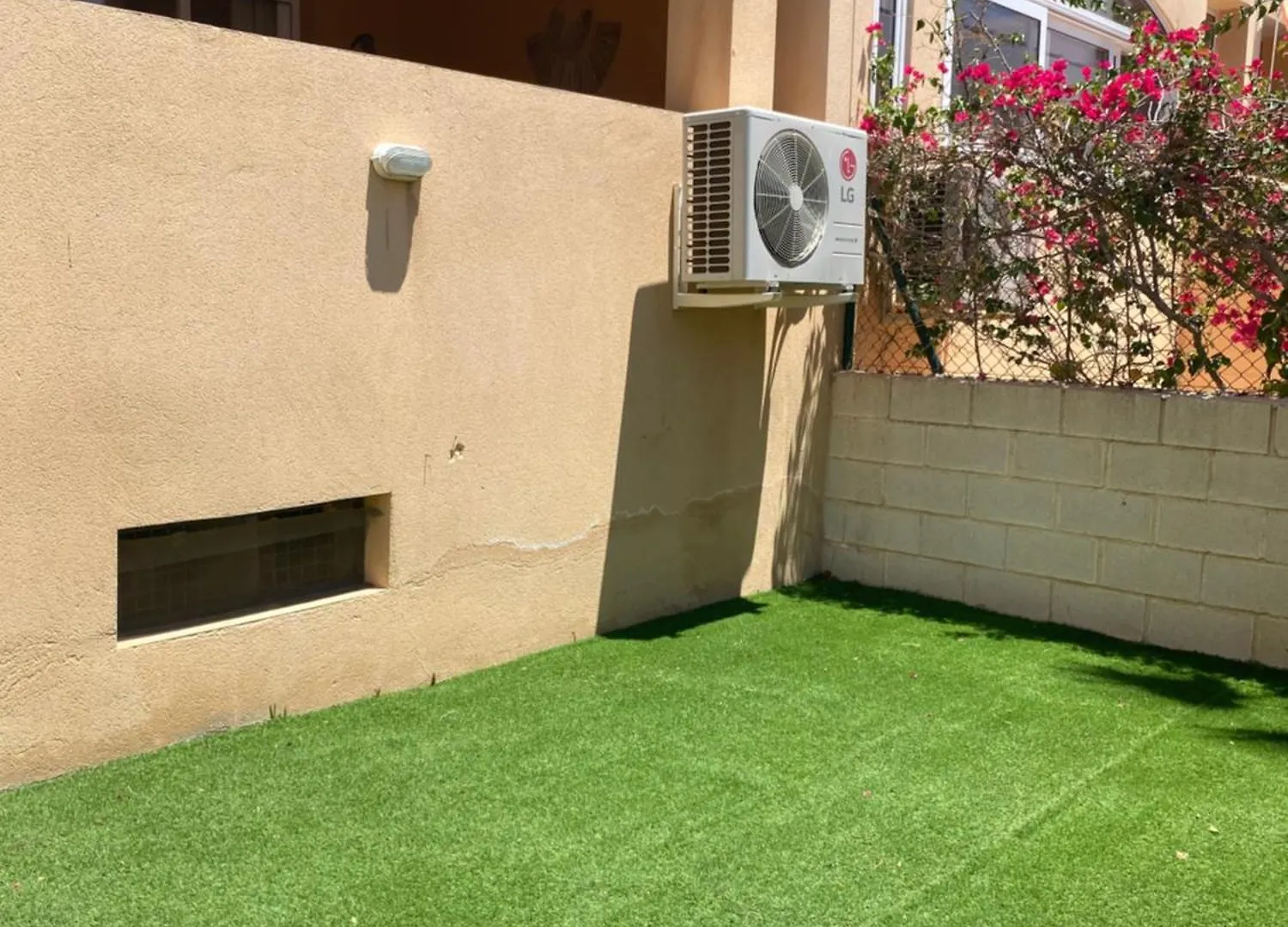 Bajo Con Jardin A Pie De Playa Y Piscina Comunitaria Con Jacuzzi Daire Playas de Vera 0*,  İspanya